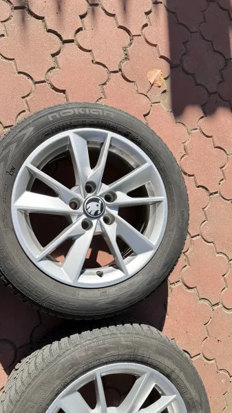 imagine 4  pentru anuntul Set jante originale Audi R16 + anvelope de iarnă aproape noi – 2000 RON