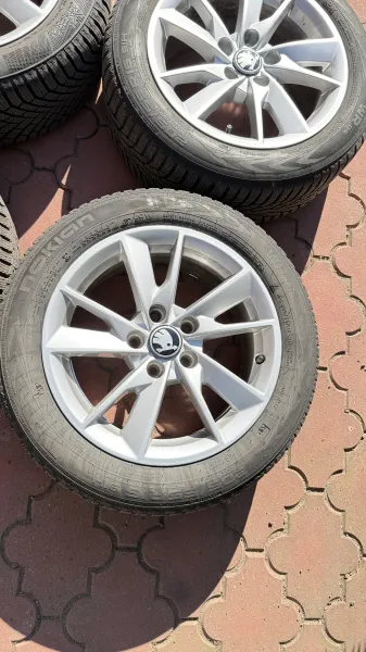 imagine 5  pentru anuntul Set jante originale Audi R16 + anvelope de iarnă aproape noi – 2000 RON